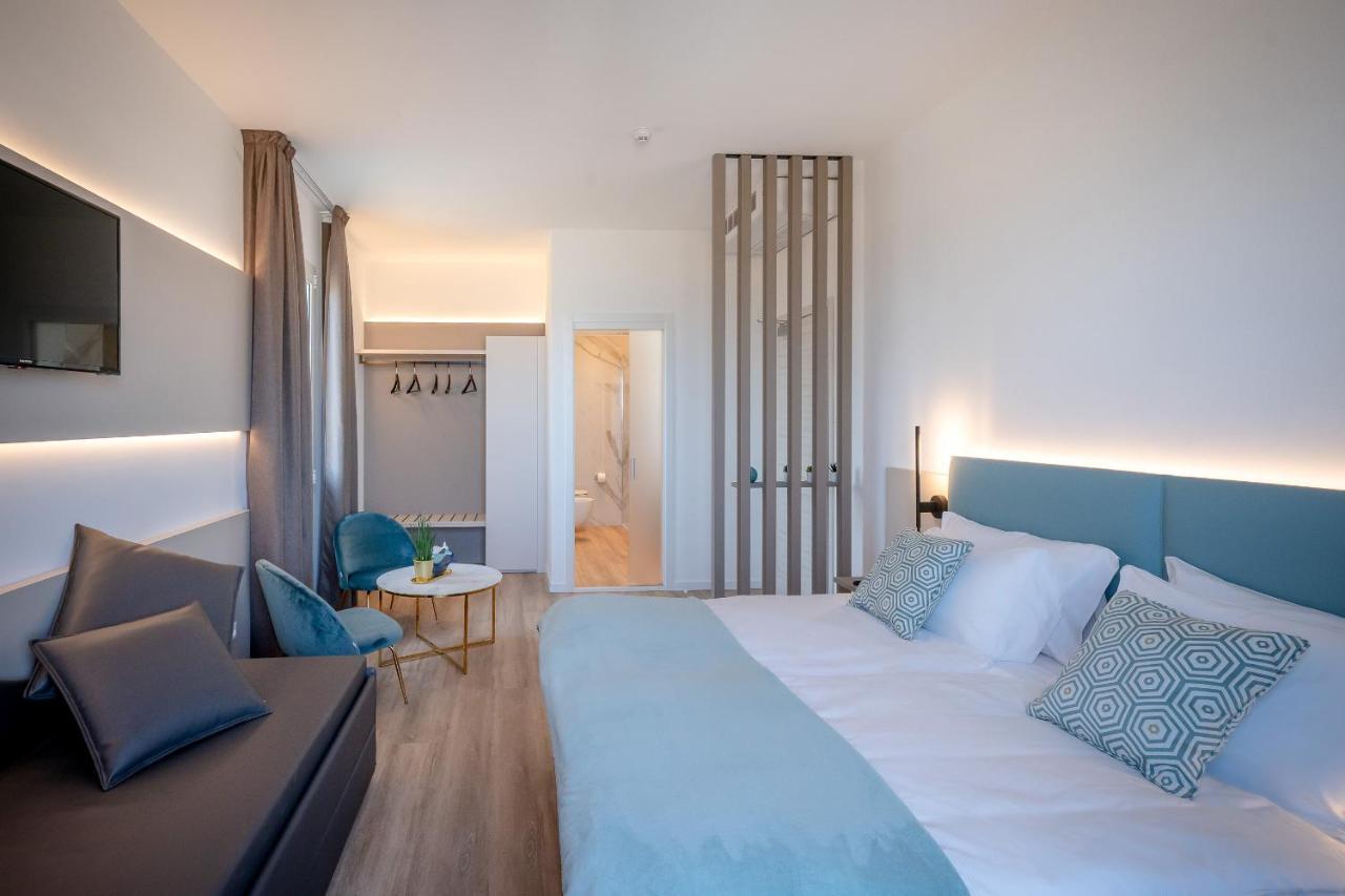 Hotel Delfino Каорле Екстериор снимка