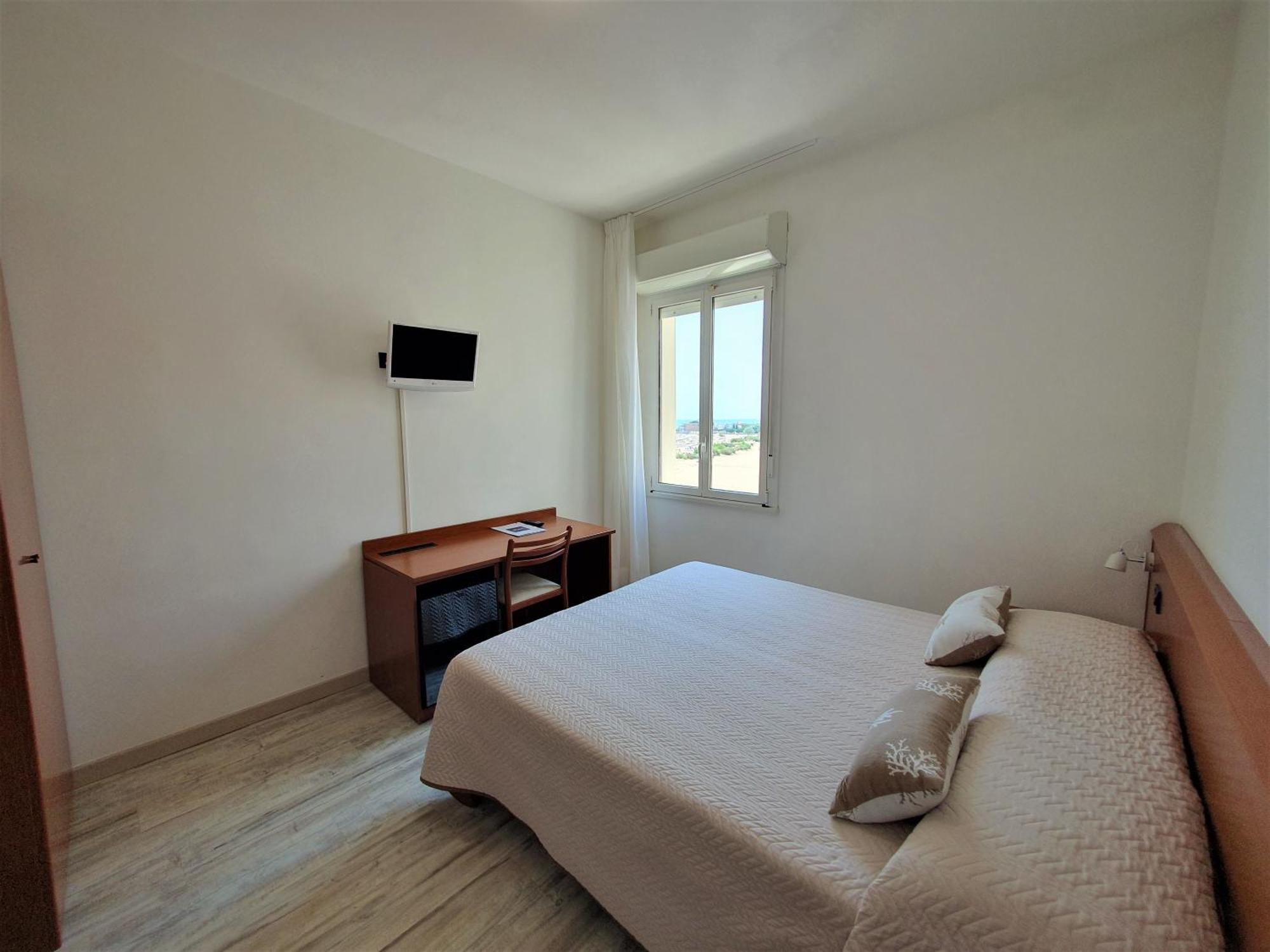 Hotel Delfino Каорле Екстериор снимка